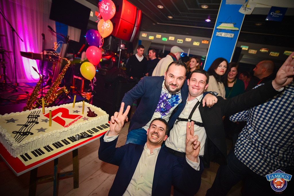 U Famous beach and grill baru Rockatansky bend proslavio je 20 godina djelovanja U Famous beach and grill baru Rockatansky bend proslavio je 20 godina djelovanja