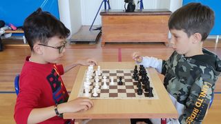 Osnovna škola Krune Krstića bila domaćin prijateljskog međuškolskog turnira u šahu Osnovna škola Krune Krstića bila domaćin prijateljskog međuškolskog turnira u šahu