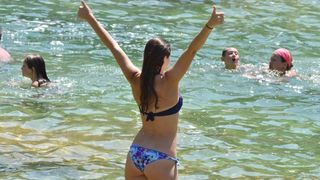 Vrelo ljeto u Nacionalnom parku Krka, hlađenje u Skradinskom buku. Photo: Hrvoje Jelavić/PIXSELL Vrelo ljeto u Nacionalnom parku Krka, hlađenje u Skradinskom buku. Photo: Hrvoje Jelavić/PIXSELL