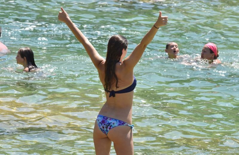 Vrelo ljeto u Nacionalnom parku Krka, hlađenje u Skradinskom buku. Photo: Hrvoje Jelavić/PIXSELL Vrelo ljeto u Nacionalnom parku Krka, hlađenje u Skradinskom buku. Photo: Hrvoje Jelavić/PIXSELL