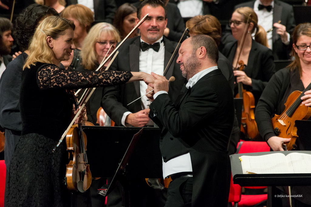 Simfonijski orkestar HRT-a pod ravnjanjem Enrica Dinda otvorio koncertnu sezonu u Zadru Simfonijski orkestar HRT-a pod ravnjanjem Enrica Dinda otvorio koncertnu sezonu u Zadru