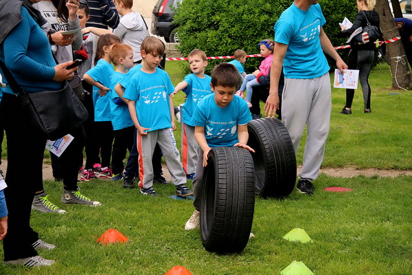 Sportska manifestacija za djecu “1000 koraka kroz 1000 ulica” SŠ “Loptica” Sportska manifestacija za djecu “1000 koraka kroz 1000 ulica” SŠ “Loptica”