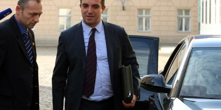 Zagreb – Novoimenovani ministri dolaze na prvu sjednicu Vlade. Ministar obrane Josip Buljevic Photo: Robert Anic/PIXSELL Zagreb – Novoimenovani ministri dolaze na prvu sjednicu Vlade. Ministar obrane Josip Buljevic Photo: Robert Anic/PIXSELL