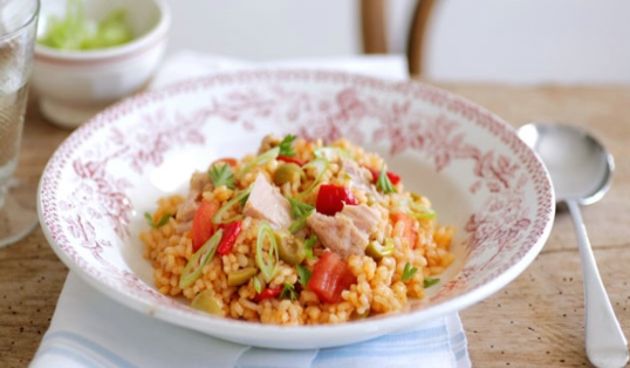 Salata riža, tuna, povrće