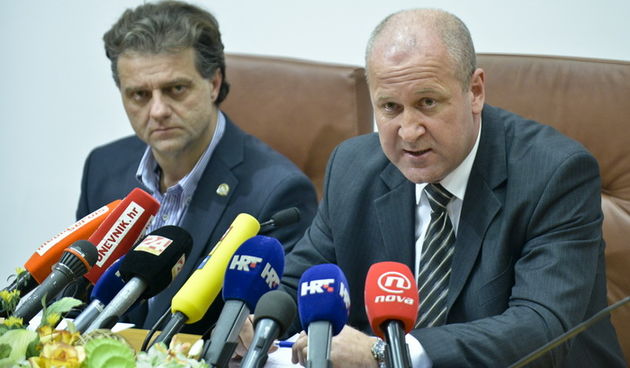 Zagreb, 130113.  Ravnateljstvo MUP-a.Izvanredna press konferencija o uhicenju osumnjicene osobe za postavljanje eksplozivnih naprava u Podsusedu i Stenjevcu. Na fotografiji:Goran Burusic i Vitomir Bijelic.Foto: Admir Buljubasic / CROPIX