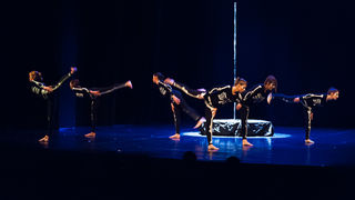 Pole/Chair/Dance show “Mental” @ HNK Zadar, 12.3.2016 – Foto: Ivan Toman Pole/Chair/Dance show “Mental” @ HNK Zadar, 12.3.2016 – Foto: Ivan Toman