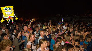 Mještani Bibinja sinoć su uživali u vrhunskom koncertu grupe Colonija na sportskom centru Crljenica Mještani Bibinja sinoć su uživali u vrhunskom koncertu grupe Colonija na sportskom centru Crljenica
