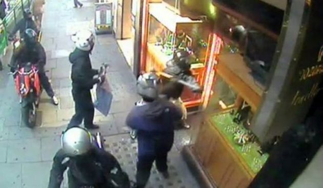 Pljačka draguljarnice (Foto: The Sun/Index.hr)