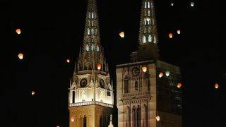 Na tržnici Dolac održan je peti performans Kapulica & Lampioni.  Foto: PIXSELL