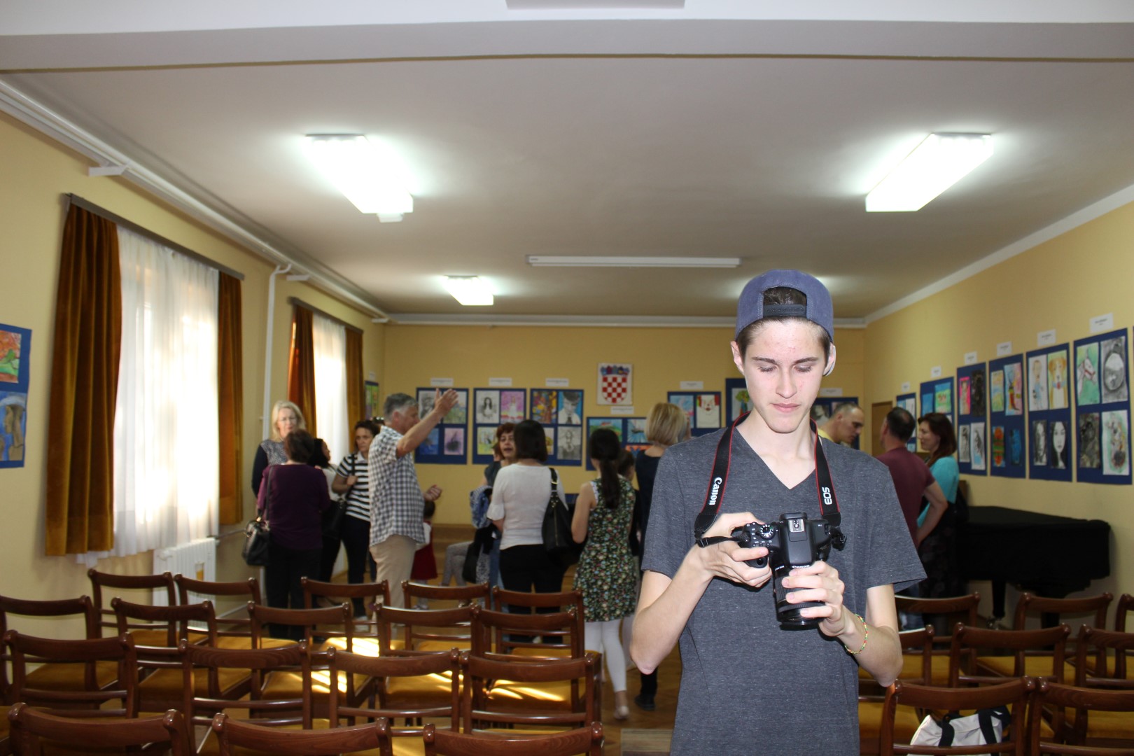 U koncertnoj dvorani Glazbene škole otvorena izložba “Likovnionica” U koncertnoj dvorani Glazbene škole otvorena izložba “Likovnionica”