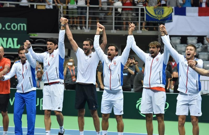Davis Cup: Fešta nakon pobjede Marina Čilića nad Richardom Gasquetom i osiguranog plasmana u finale Davis Cupa. Photo: Hrvoje Jelavić/PIXSELL