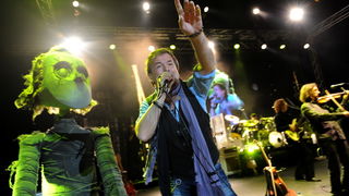 Zadar, 070510
U sklopu velike Gibonnijeve turneje Toleranca tour 2010, odrzan je koncert u Zadru u dvorani Kresimira Cosica na Visnjiku. 
Foto: Andrija Lucic / CROPIX