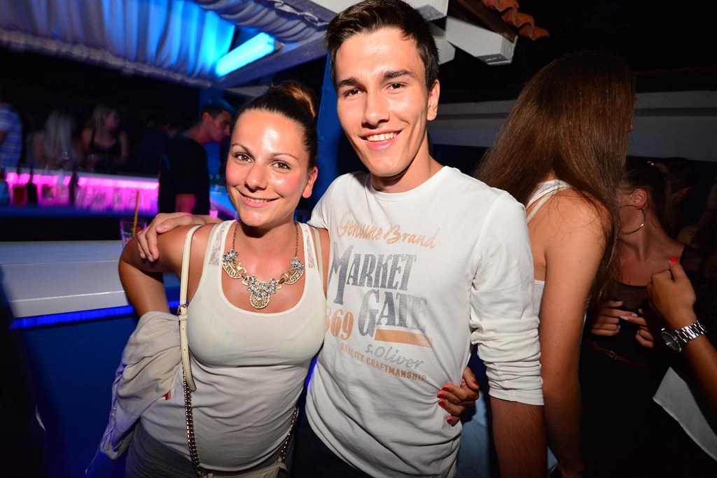 Subotnja zabava u Noštromo i Vagabundo barovima na Viru ; foto Iva Perinčić