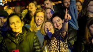 Vatromet, tisuće konfeta, šampanjac, prskalice i koncert Ivana Zaka i Tempo Banda