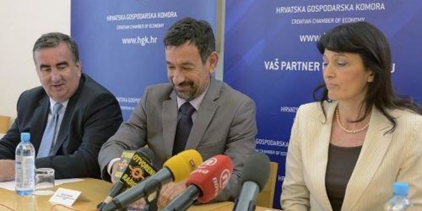 Cyber kriminal: Ako se pojave prevareni turisti, odmah obavijestite policiju!,foto: Naši školji