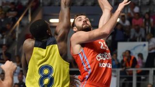 ZDBT 2016: KK Cedevita – Fenerbahce 77-88. Photo: Hrvoje Jelavić/PIXSELL ZDBT 2016: KK Cedevita – Fenerbahce 77-88. Photo: Hrvoje Jelavić/PIXSELL