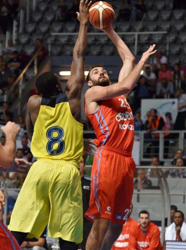 ZDBT 2016: KK Cedevita – Fenerbahce 77-88. Photo: Hrvoje Jelavić/PIXSELL ZDBT 2016: KK Cedevita – Fenerbahce 77-88. Photo: Hrvoje Jelavić/PIXSELL