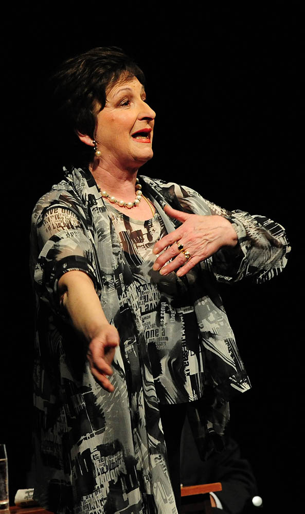 Zadar, 28.02.2013. snimio: Nenad Marčev,
PLANET ART,
Raymond Queneu,
STILSKE VJEŽBE,
Redatelj Tomislav Radić,
Igraju: Lela Margitić i Pero Kvrgić,
Dvorana HNK Zadar Zadar, 28.02.2013. snimio: Nenad Marčev,
PLANET ART,
Raymond Queneu,
STILSKE VJEŽBE,
Redatelj Tomislav Radić,
Igraju: Lela Margitić i Pero Kvrgić,
Dvorana HNK Zadar