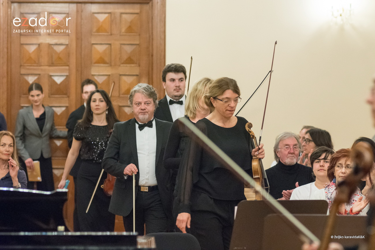 “Glazbena fantazija” Zadarskog komornog orkestra u Svečanoj dvorani Sveučilišta u Zadru. Solist Berislav Šipuš na klaviru, pod ravnanjem maestra Pavla Dešpalja “Glazbena fantazija” Zadarskog komornog orkestra u Svečanoj dvorani Sveučilišta u Zadru. Solist Berislav Šipuš na klaviru, pod ravnanjem maestra Pavla Dešpalja