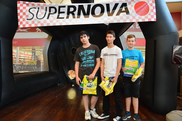 Supernova: Nogometno ludilo i izvlačenje dobitnika automobila Audi A1 Supernova: Nogometno ludilo i izvlačenje dobitnika automobila Audi A1