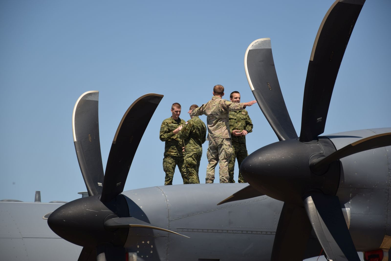 Američka posada MC-130 stigla u vojnu bazu Zemunik Američka posada MC-130 stigla u vojnu bazu Zemunik