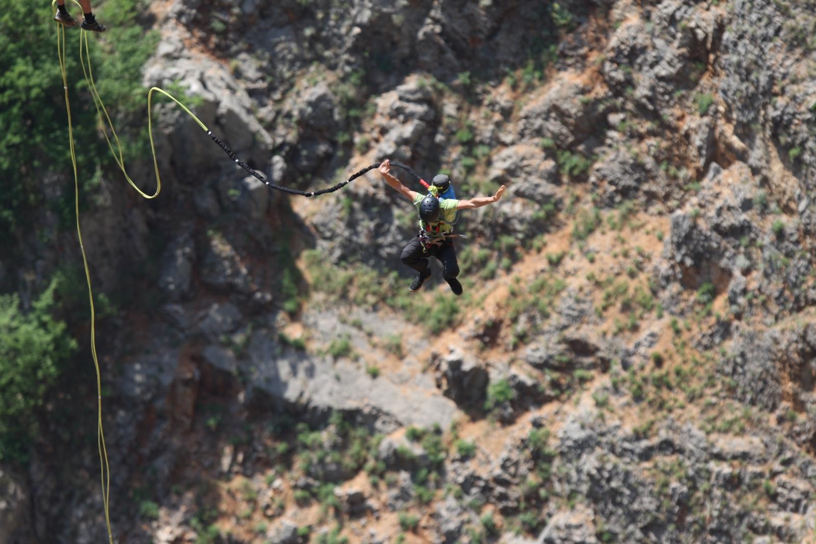 Rap jumping, Crveno jezero