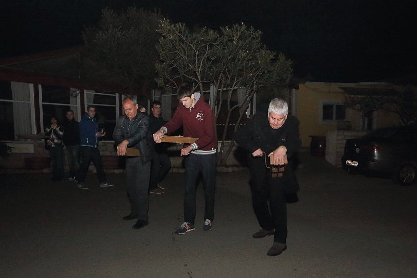 Bibinje: Održana tradicionalna procesija Velikog Petka. Foto: Leo Banić