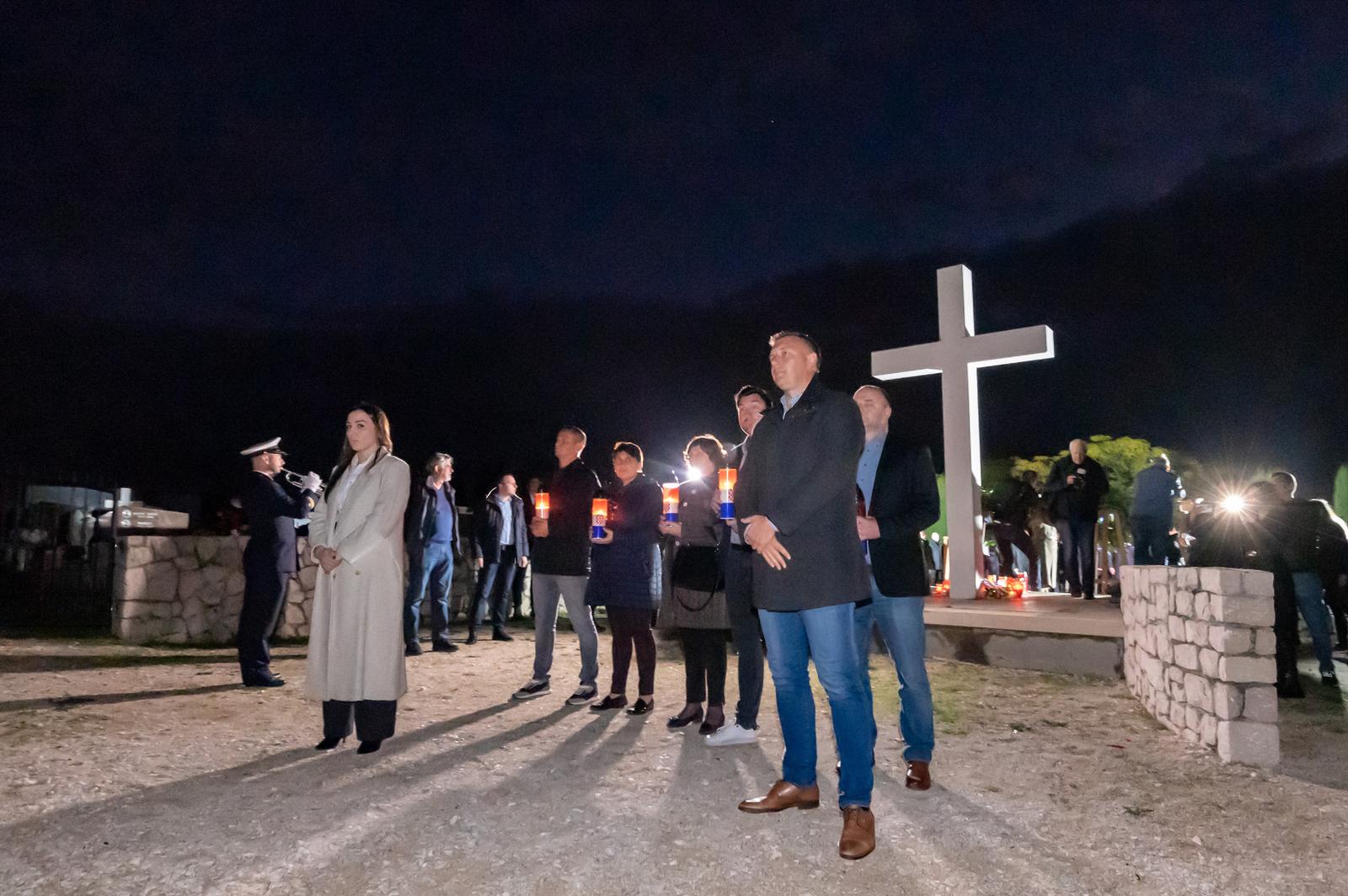 Andrej Plenković obilježio Dan sjećanja u Škabrnji Andrej Plenković obilježio Dan sjećanja u Škabrnji