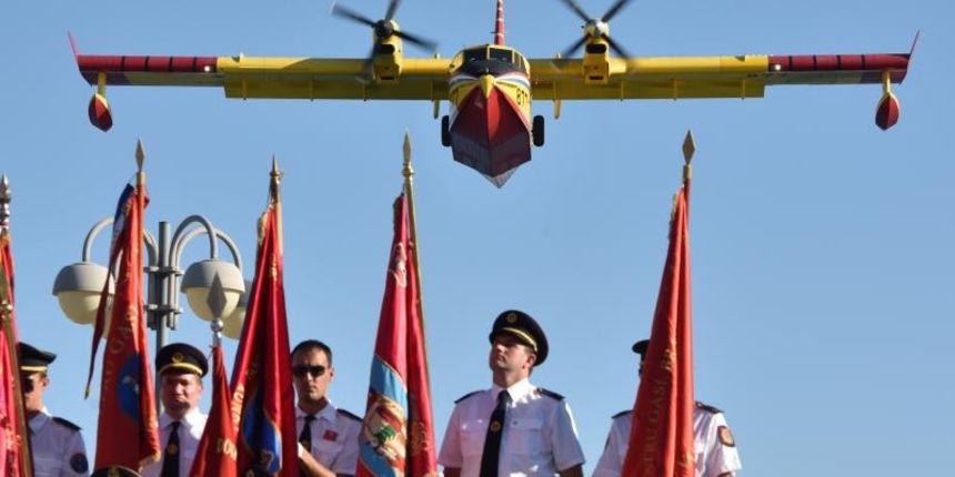 Vodice: Mimohodom vatrogasaca započelo obilježavanje 9. obljetnice kornatske tragedije. Photo: Hrvoje Jelavić/PIXSELL