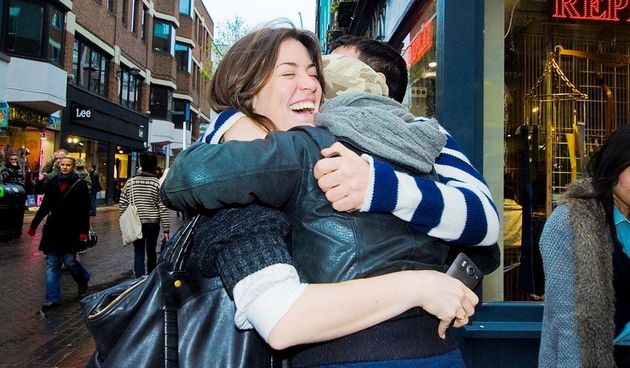 emedjimurje zagrljaj