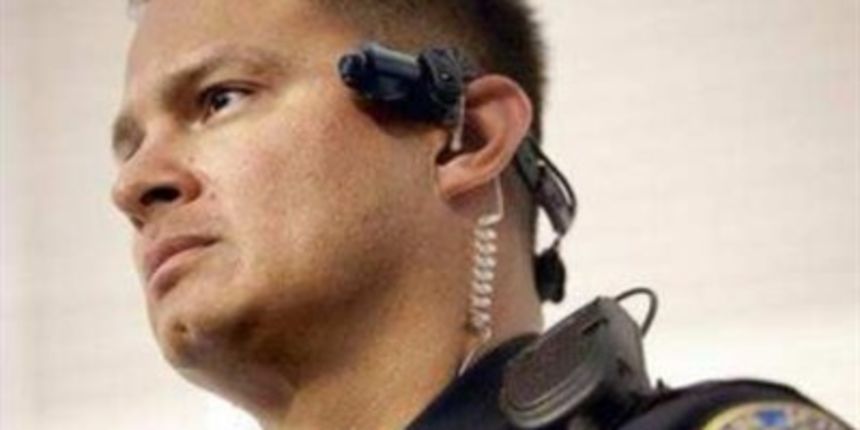 Amerikanci stavljaju naglavne kamere policajcima