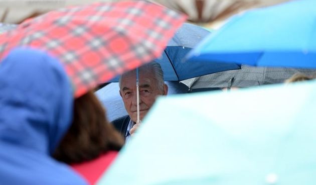 Varazdin – Unatoc najavama, mnogi su gradjani kisu docekali nespremni. kiša. kišobran, jesen Photo: Marko Jurinec/PIXSELL