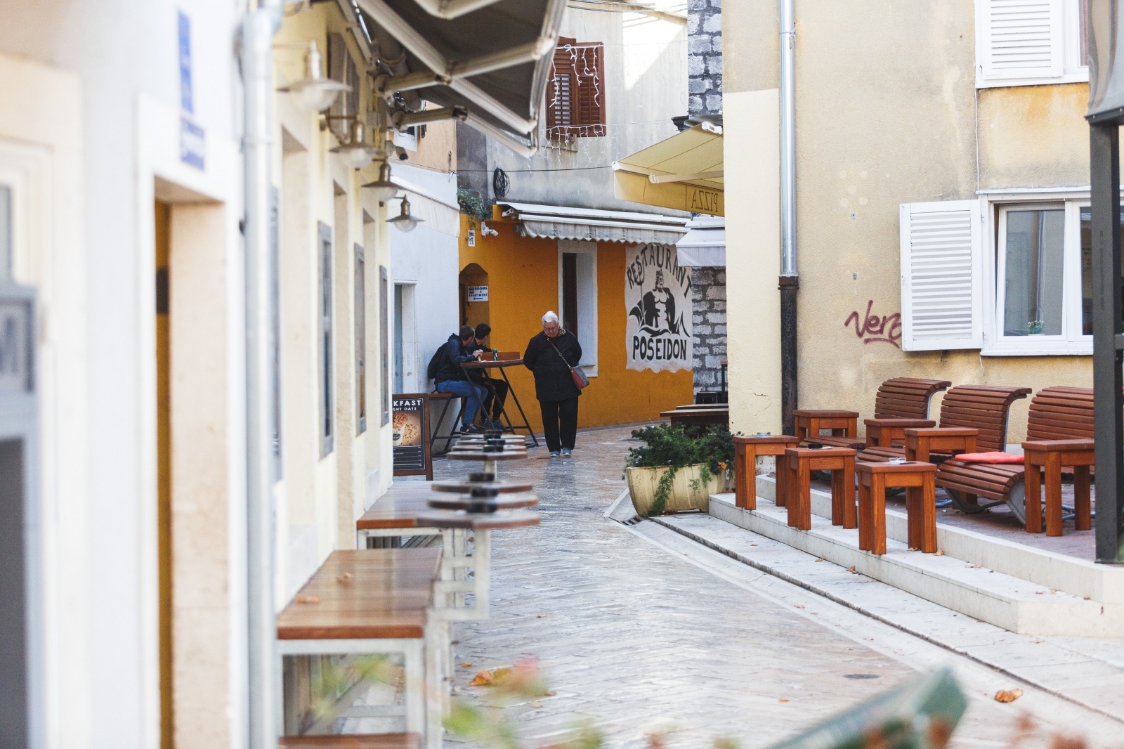 Zatvorene butige i poluprazan zadarski Poluotok Zatvorene butige i poluprazan zadarski Poluotok