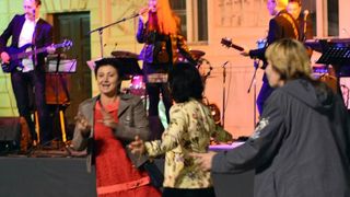 FIMBA After party na Narodnom trgu uz bend Songbusters FIMBA After party na Narodnom trgu uz bend Songbusters