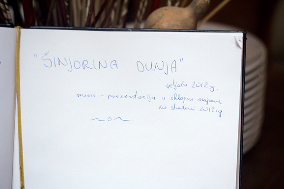 Restoran Pet bunara – “Šinjorina Dunja” (foto:Saša Čuka) Restoran Pet bunara – “Šinjorina Dunja” (foto:Saša Čuka)