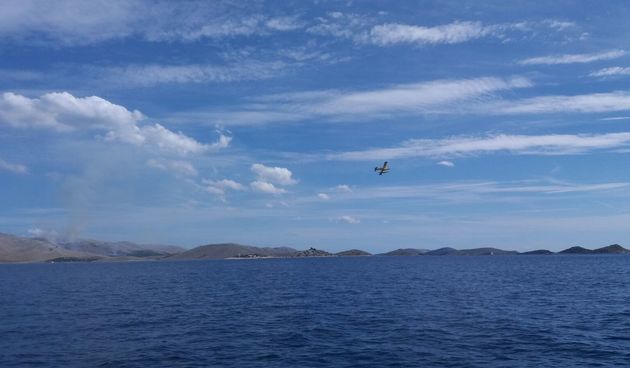 Tri kanadera gase požar u uvali Vrulja na otoku Kornatu