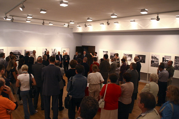 HKK: Otvorenje izlozbe “Razaranje Zadra” Zvonka Kucelina i Zeljka Karavide