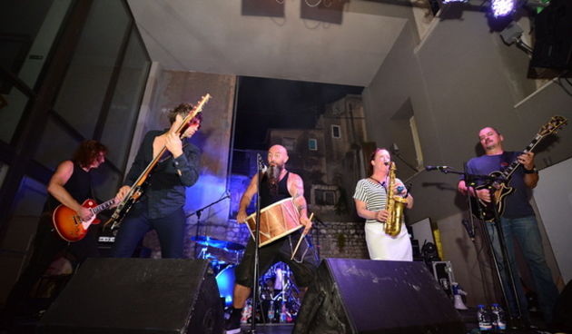 Svaki koncert Kultur shocka u Zadru posebna je priča. Tako je bilo i sinoć na Poljani Branka Stojakovića!