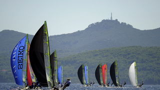Zadar, 010909.
Europsko prvenstvo u jedrenju za klasu 49er 2009.
Danas se vozi drugi dan regata na Europskom prvenstvu u klasi 49er koje se odrzava od 29og kolovoza do 5og rujna u organizaciji JK Uskok. Iako bez jakog vjetra jedrlicari ce uspijeti odvozi Zadar, 010909.
Europsko prvenstvo u jedrenju za klasu 49er 2009.
Danas se vozi drugi dan regata na Europskom prvenstvu u klasi 49er koje se odrzava od 29og kolovoza do 5og rujna u organizaciji JK Uskok. Iako bez jakog vjetra jedrlicari ce uspijeti odvozi