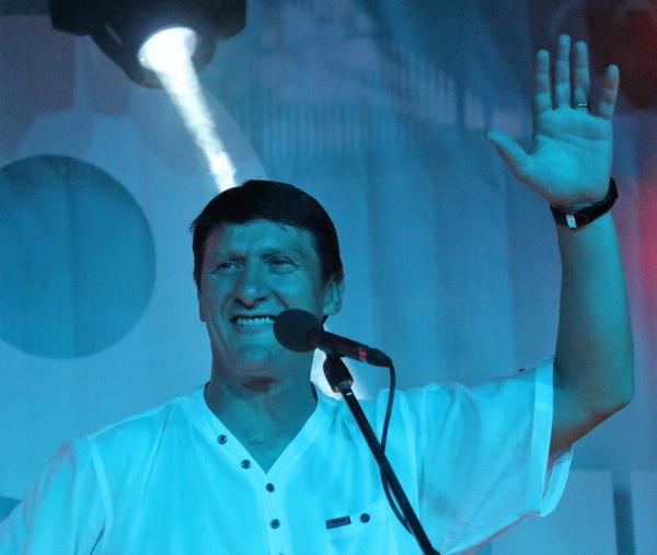 Virsko ljeto 2016: Tomislav Bralić i klapa Intrade oduševili 12 tisuća obožavatelja na virskoj rivi Virsko ljeto 2016: Tomislav Bralić i klapa Intrade oduševili 12 tisuća obožavatelja na virskoj rivi