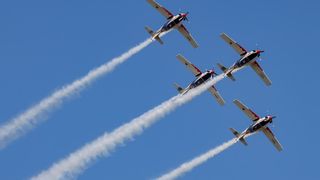 Zemunik: 20. obljetnica akrobatske grupe “Krila Oluje” Zemunik: 20. obljetnica akrobatske grupe “Krila Oluje”