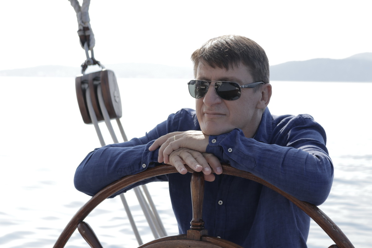 Kod otoka Prvića snimljen spot za pjesmu “Plovim” Tomislava Bralića i klape Intrade!