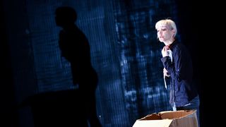 “Ana i Ona” naziv je predstave čijom je premijerom sinoć u zadarskom Kazalištu lutaka započela umjetnička revija pod nazivom “Nosi se Teatro Verrdi”.