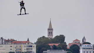 Kiteri i surferi uživali u jakom jugu