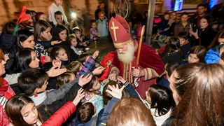 Advent u Zadru: Sveti Nikola razveselio najmlađe Zadrane Advent u Zadru: Sveti Nikola razveselio najmlađe Zadrane