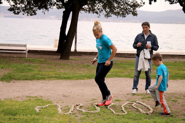 Sportska manifestacija za djecu “1000 koraka kroz 1000 ulica” SŠ “Loptica” Sportska manifestacija za djecu “1000 koraka kroz 1000 ulica” SŠ “Loptica”