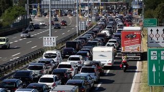 Gužve na naplatnim kućicama Lučko u smjeru mora