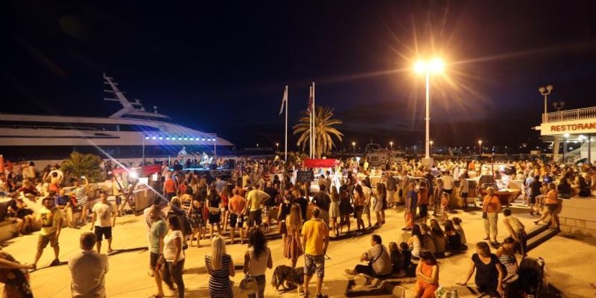 Na Novaljskoj rivi odrzan koncert Najljepsih glasova hrvatske, sudionika popularnog showa The Voice. Photo: Luka Stanzl/PIXSELL