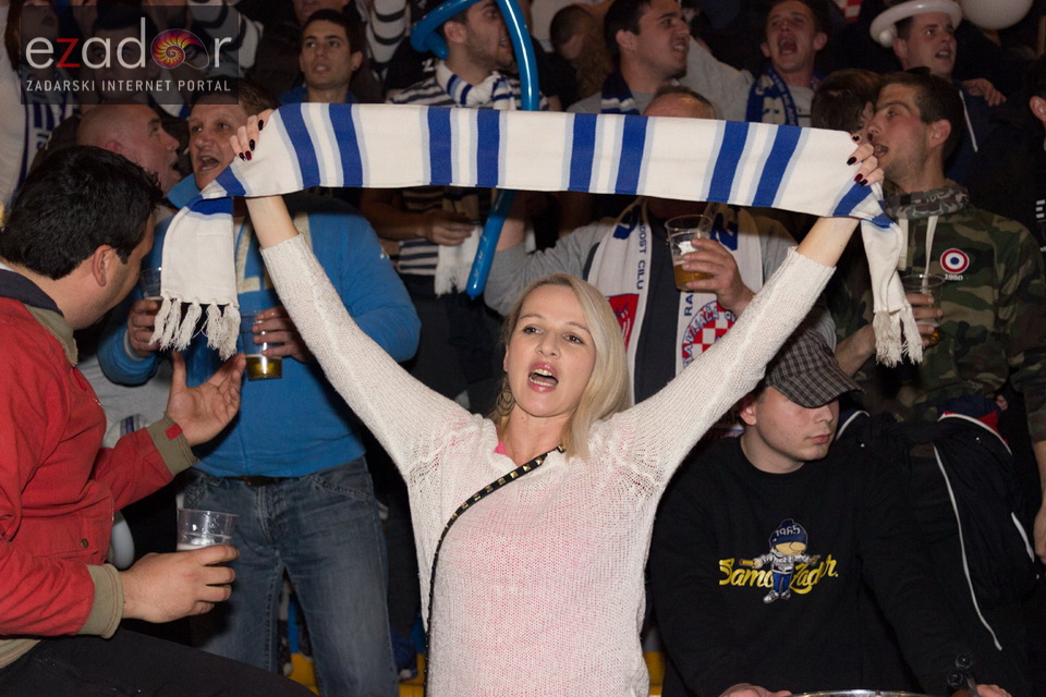 Humanitarno gledanje utakmice Zadar-Cibona u Jazinama Humanitarno gledanje utakmice Zadar-Cibona u Jazinama