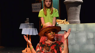 Premijera predstave Ružno pače u izvedbi radionice Donatolina